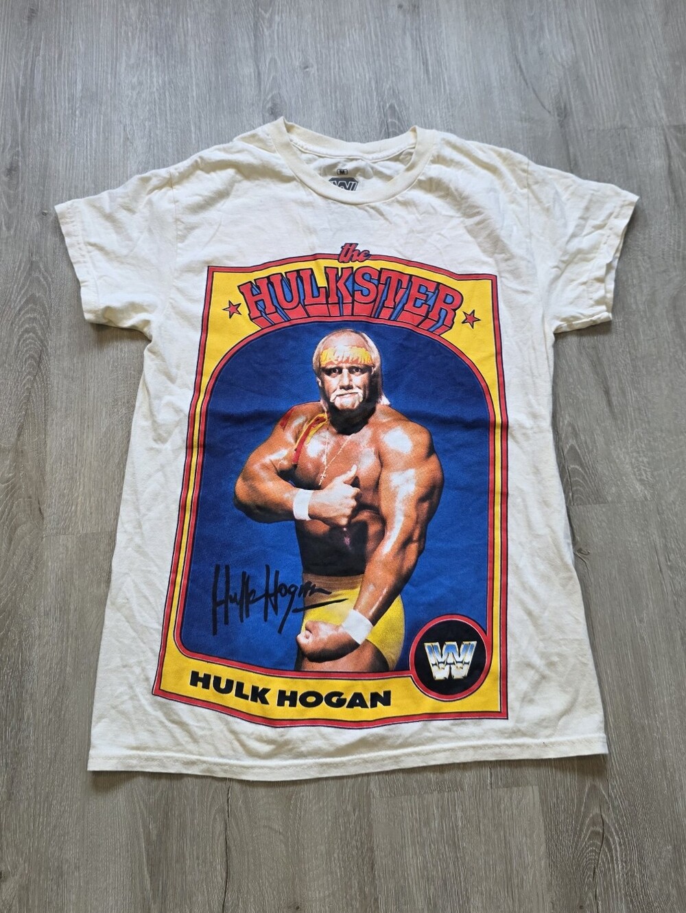 Hulk Hogan The Hulkster Wrestling Graphic Tee Retro 90s Womens Medium NWOT